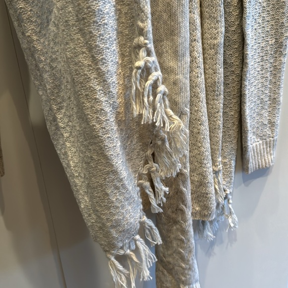 Sonoma Cardigan with detachable scarf - Picture 3 of 9